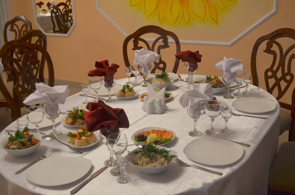 Ust-Kamenogorsk Hotel エクステリア 写真