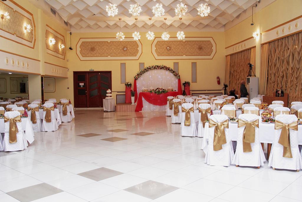 Ust-Kamenogorsk Hotel エクステリア 写真