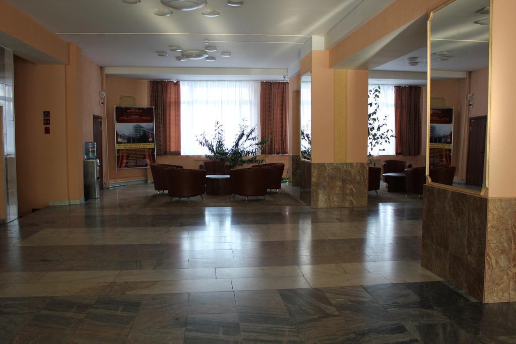 Ust-Kamenogorsk Hotel エクステリア 写真