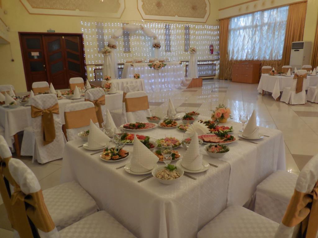 Ust-Kamenogorsk Hotel エクステリア 写真