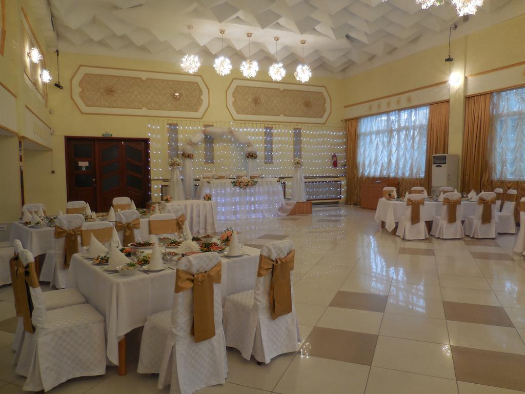 Ust-Kamenogorsk Hotel エクステリア 写真