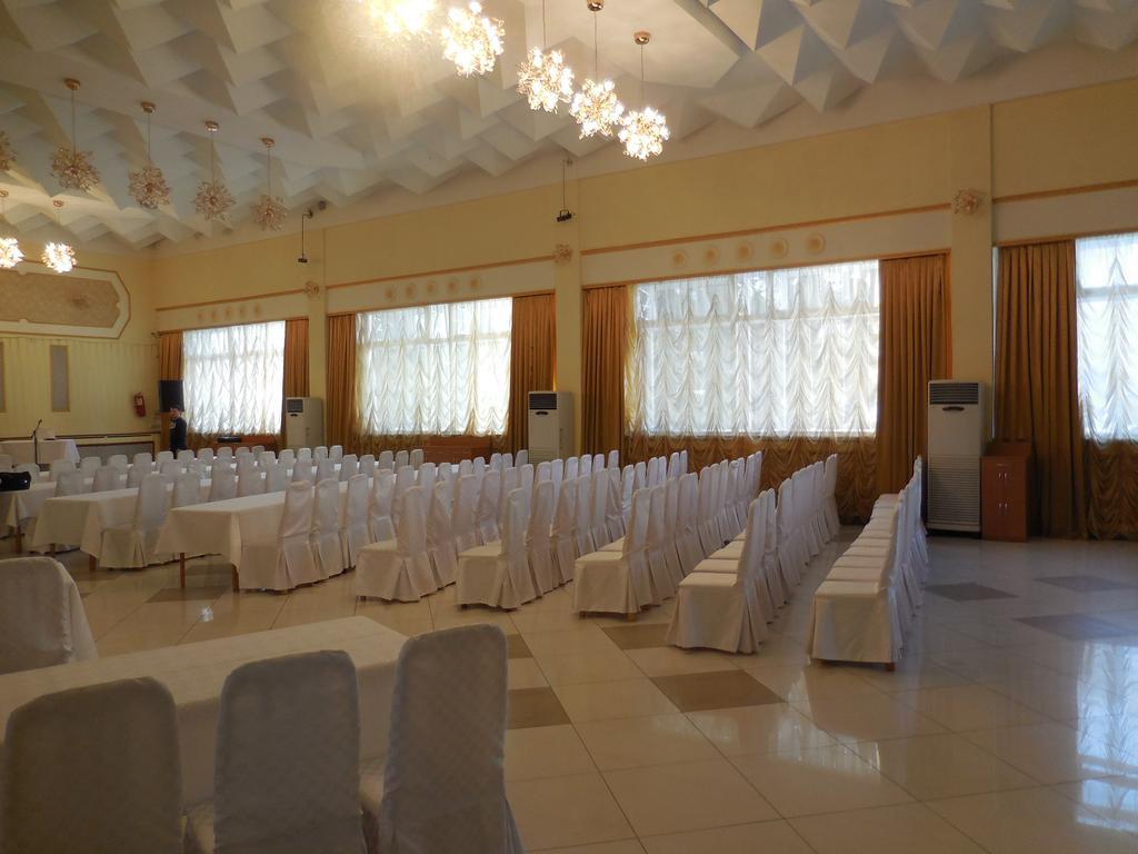 Ust-Kamenogorsk Hotel エクステリア 写真