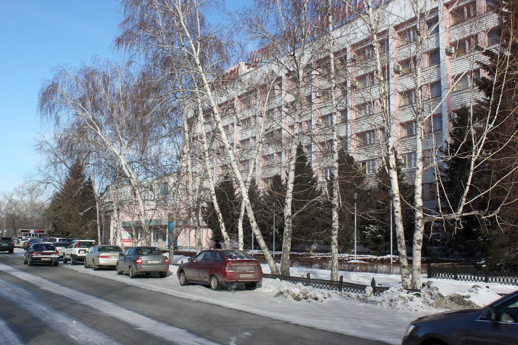 Ust-Kamenogorsk Hotel エクステリア 写真