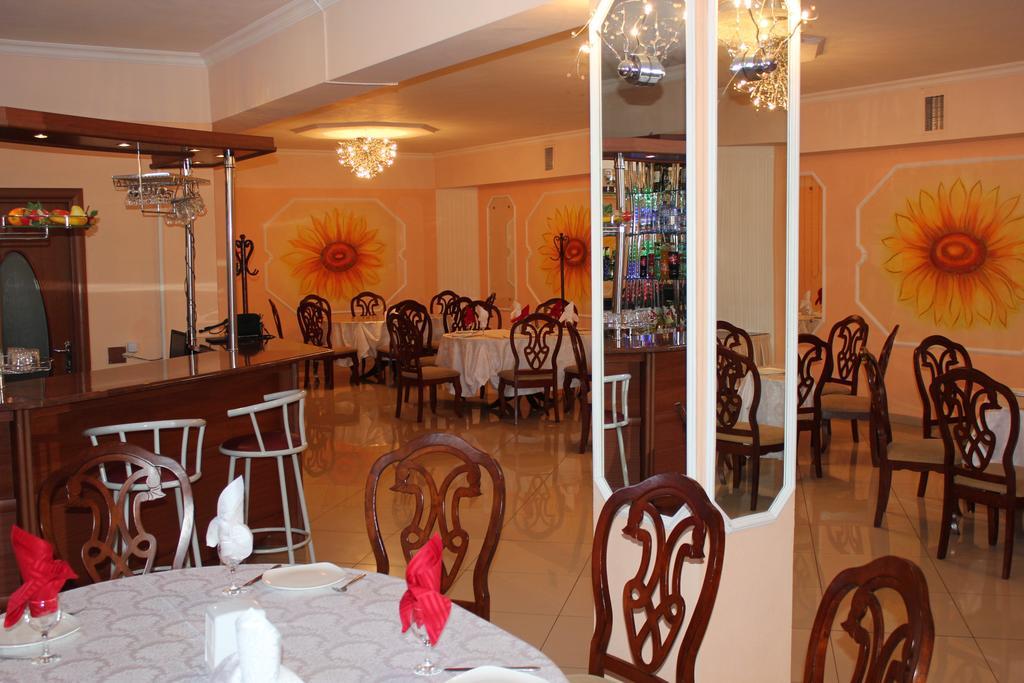 Ust-Kamenogorsk Hotel エクステリア 写真