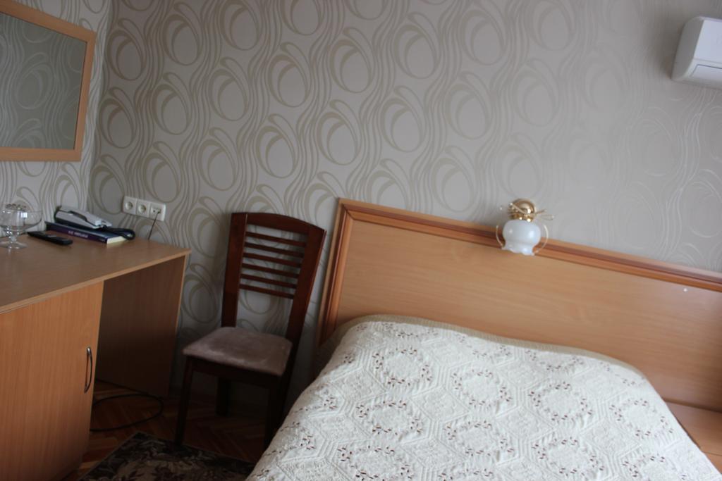 Ust-Kamenogorsk Hotel エクステリア 写真