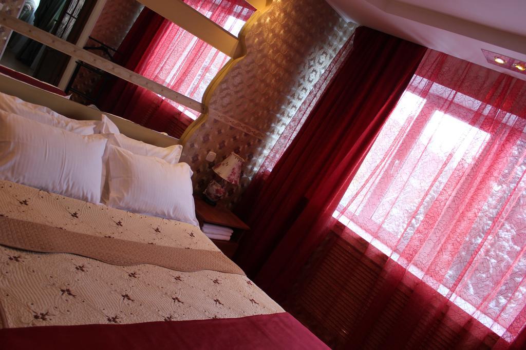 Ust-Kamenogorsk Hotel エクステリア 写真