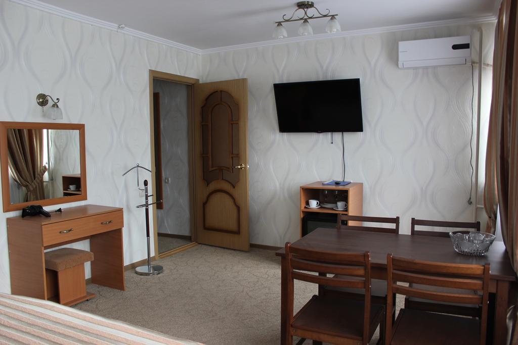 Ust-Kamenogorsk Hotel エクステリア 写真
