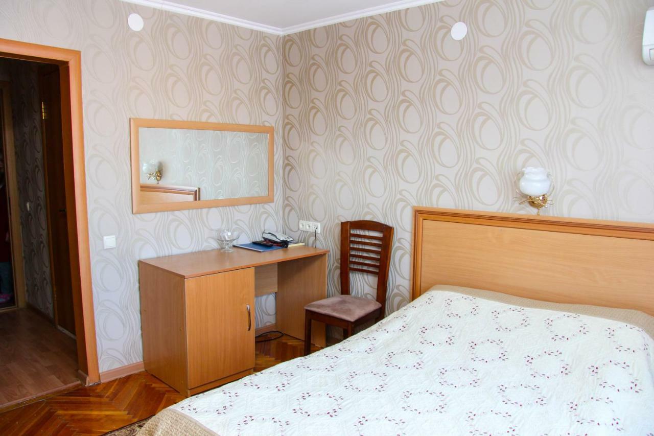 Ust-Kamenogorsk Hotel エクステリア 写真