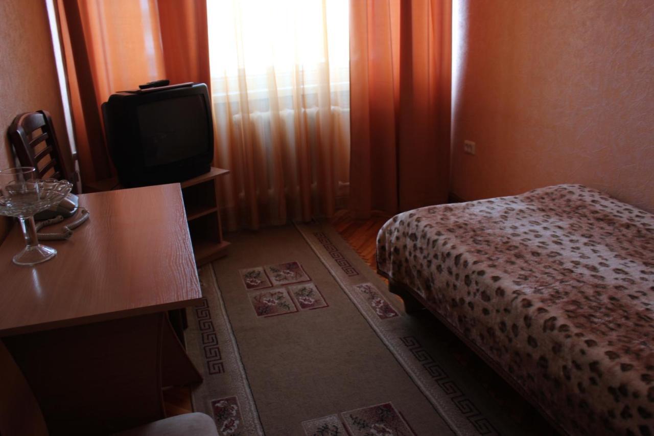 Ust-Kamenogorsk Hotel エクステリア 写真